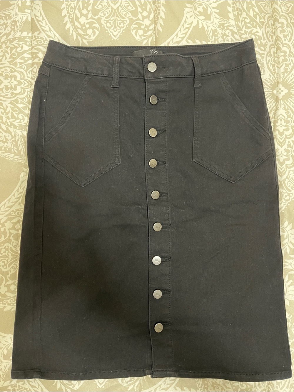 1822 Denim Black Button-Front Pencil Skirt